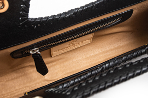 Pochette pour femme Vallarta, sac à main en cuir ciselé fait main, qualité supérieure, avec bandoulière, finitions luxueuses - Product Image 3