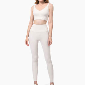 Ensemble de yoga 2 pièces sur mesure pour femmes, confortable et facile à porter, disponible en stock - Product Image 1