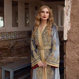 Caftan Marocain de Mariée Couleur Gris Velours Pour Femme Européenne - Product Image 5