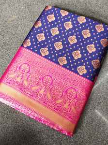 ผ้าไหมกันชิปุรามสำหรับผู้หญิง พร้อมลายดอกไม้สีทองสวยงาม ประดับด้วยลายซารีมีนา บัตต้า และพัลลูที่หรูหรา ผลิตในประเทศอินเดีย - Product Image 2