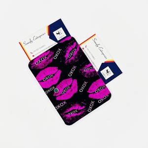 Plateau à cils en plastique écologique avec design lèvres personnalisé, pour extensions de cils, avec pince magnétique et logo personnalisé - Product Image 1
