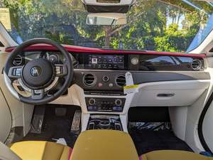 Increíble Rolls-Royce Spectre AWD 2024 Usado en Perfectas Condiciones, con Poco Kilometraje, en Existencia, Ofrecido a un Precio Increíble - Product Image 5