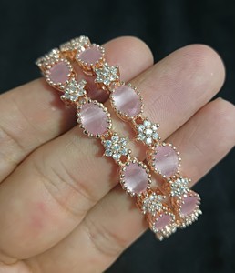 กำไลเพชรสไตล์คลาสสิกแบบอเมริกันกำไลชุบเงินและเพทายทรงลูกบาศก์แบบดั้งเดิมและทันสมัยสำหรับผู้หญิงและเด็กผู้หญิง - Product Image 1