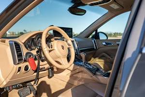 Porsche Cayenne Diesel Turbodiesel 2013 d'occasion, transmission intégrale, modifications tout-terrain, conforme aux normes européennes - Product Image 4