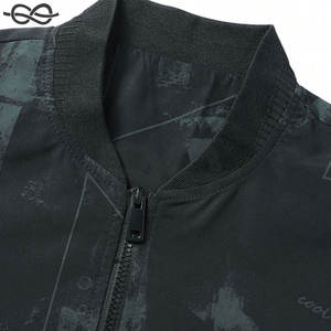 Veste imprimée à col de baseball pour hommes Manteau de bombardier de vol mince pour printemps et automne Vêtements ODM Petit quantité minimale de commande Fournisseur en gros - Product Image 3