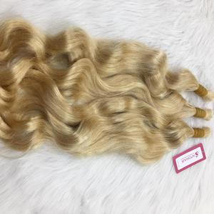 Vente en gros Extensions de cheveux vietnamiennes naturelles ondulées blondes 613 à cuticules alignées sans trame, double tirage, en vrac - Product Image 2