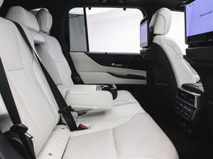 Lexus LX 600 2022, luxe, transmission intégrale, conduite à gauche, 6 places - Product Image 5