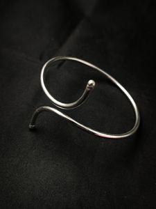 กำไลทองเหลืองชุบเงินดีไซน์ทันสมัยดีไซน์ยอดเยี่ยมปรับขนาด/รูปร่างและของขวัญใช้ในราคาถูก - Product Image 2