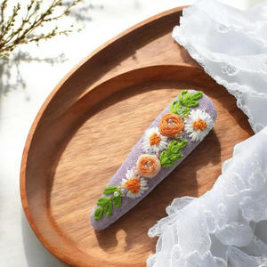 กิ๊บติดผมปักลายสำหรับเด็กผู้หญิงกิ๊บติดผมวินเทจเครื่องประดับผมแบบปักลายดอกไม้หรูหราของขวัญผลิตในเวียดนาม - Product Image 3