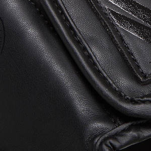 Protection de la tête de qualité supérieure avec rembourrage absorbant les chocs et design confortable, rembourrage durable et ajustement sécurisé pour l'entraînement - Product Image 6