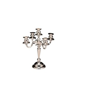 Candelabros de metal que realzan hermosamente los repisas de chimenea, creando puntos de atención atractivos con iluminación basada en velas. - Product Image 2
