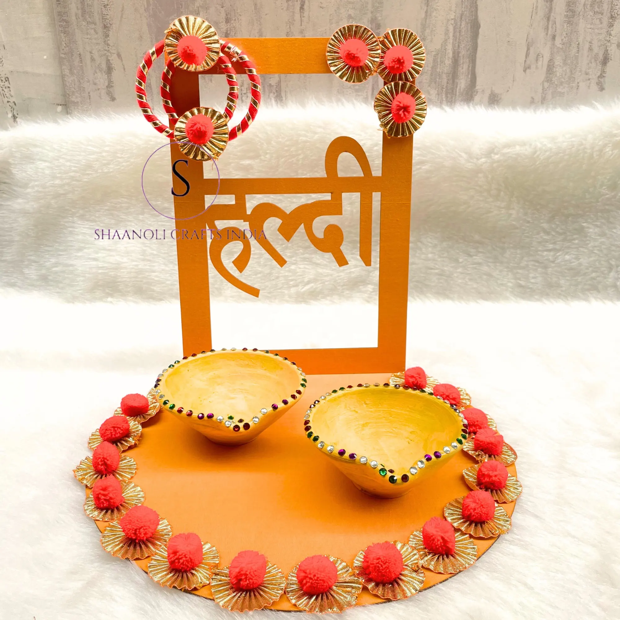 Hochzeitsgefallen Anlass Mehndi Geschenk Haldi / Mehandi, Pithi, Sangeet Thali Platte / indische Hochzeitsrituale dekorierte Thali