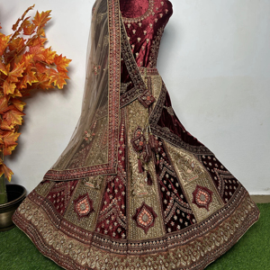 ชุดเลเฮนกาโชลีเจ้าสาวฤดูหนาวสไตล์โมเดิร์นหรูหรา งานปักจาร์กันหนัก 12 กาลี หลายสี ผ้าคลุมสองชั้น ทรงบาน 6 เมตร สำหรับงานแต่งงานแบบอินเดีย - Product Image 1