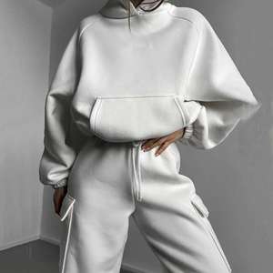 Ensemble de survêtement streetwear en coton de haute qualité pour homme, personnalisable, avec sweat à capuche et pantalon, couleur unie, coupe classique, léger, pour le jogging - Product Image 1