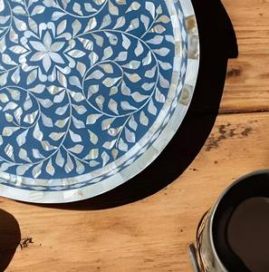 Molde Redondo de Resina Pintado a Mano con Incrustaciones de Nácar y Técnica de Incrustación de Hueso para Decoración del Hogar Rani Industries RI205 - Product Image 4