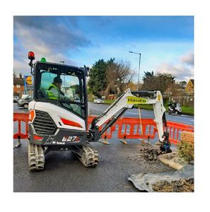 En vente Bobcat E27Z Excavator Zero Tail Swing Compact Machine Parfait pour les petits travaux résidentiels - Product Image 4