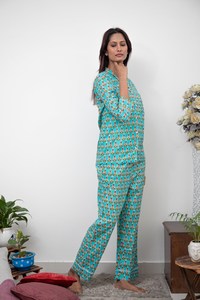 Ensemble de pyjama floral pour demoiselles d'honneur, vêtements de nuit en coton indien, manches longues douces et taille élastique, séchage rapide, respirant |   Cadeau d'été décontracté - Product Image 2