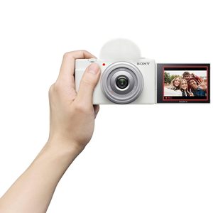 Appareil photo numérique compact ZV-1F pour le vlogging 4K 10x 1080p 64 Go Mémoire Extreme Étui noir Poignée noire Logiciel de montage 20 pièces Blanc Noir - Product Image 1
