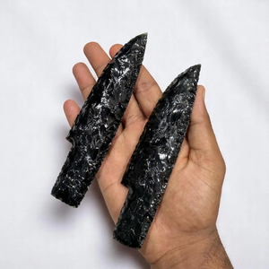 Cuchillos de obsidiana negros grandes hechos a mano, dagas de cristal talladas a granel - Product Image 1