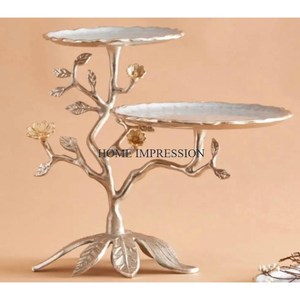 Nouveau Look Fleur Conception Métal Or Poli Décoratif Gâteau Stand Avec Couvercle En Verre Prime Qualité Forme Ronde À La Main Gâteau Stand - Product Image 4