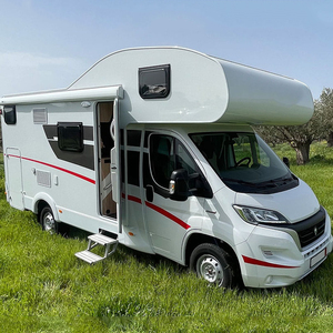 Autocaravana 4x4 con Horno y Refrigerador, Un Dormitorio, para 4-6 Personas, Ideal para Camiones, Campamentos, Vehículos, Autos, Aplicaciones de Crucero con Aire y Agua - Product Image 1