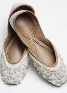 Jutti Punjabi pour femmes sur mesure en gros, nouveau design pakistanais, antidérapant, logo en relief, cuir véritable, jutti fantaisie - Product Image 3