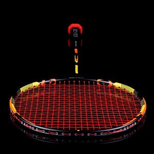 ไม้แบดมินตัน HEADPLUS คุณภาพสูง คาร์บอนแบบป้องกัน น้ำหนักเบา ปลายไม้แบบนุ่ม ความแข็งปานกลาง 69 กรัม ด้ามจับ PU สำหรับผู้ใหญ่ ขายส่ง - Product Image 1