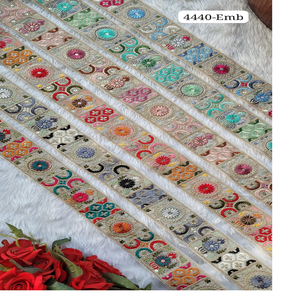 ริบบิ้นและผ้าลูกไม้ปักด้วยเครื่องจักรตามสั่งในดีไซน์ชาติพันธุ์และมีหกสีสำหรับชุดแต่งงานและขายต่อ - Product Image 5