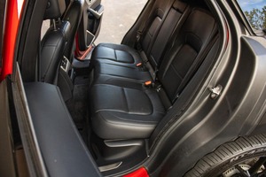 F-P-ace P250 S Turbo 4 cylindres, transmission intégrale, en bon état - Product Image 4