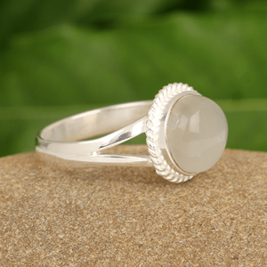 แหวนมูนสโตนสีขาวธรรมชาติแฟชั่นใหม่ เงินแท้ 925 ขนาด 10x10 มม. ทรงกรอบแบบโบฮีเมียน สวยหรู เหมาะสำหรับงานแต่งงานและงานปาร์ตี้ - Product Image 2