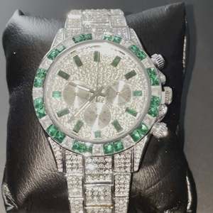 BRIVA JEWELS BJ005 Emerald Frost 42 มม. นาฬิกาโครโนกราฟสุดหรู สแตนเลสสตีล ระบบอัตโนมัติ ขนาด 20 มม. กระจกสไตล์ฮิปฮอป - Product Image 2