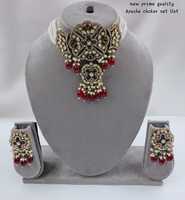Collier et boucles d'oreilles traditionnels indiens en imitation or, avec pendentif Motipearl fantaisie, perles Kundan et perles d'imitation, style Mala Drop