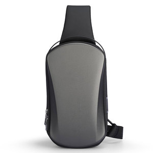 Sac bandoulière élégant avec sangle réglable confortable et construction durable - Product Image 1