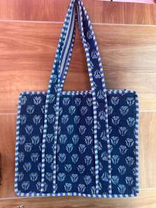 Sac fourre-tout multi-patchwork matelassé à la main Beau sac de plage en coton Kantha pour femmes Décoration imprimée à la main Shopping - Product Image 2