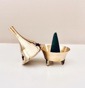 Nouveau brûleur d'encens de luxe en pierre et en laiton avec dôme en métal perforé, brûleur d'arômes fait à la main pour la maison, la méditation, le spa, décoration haut de gamme - Product Image 4