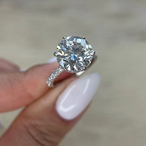Anillo de Compromiso con Diamante Cultivado en Laboratorio de 5.50 Quilates, Corte F, VVS2/VVS1, Halo Oculto, Certificado IGI, Oro Blanco de 18k, Lujoso, para Mujer - Product Image 2