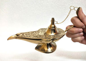 Lámpara de Aladino de latón hecha a mano de nuevo diseño, acabado dorado, lámparas de decoración de mesa Genie grabadas, lámparas de aceite de alta venta, quemador, Idea de regalo - Product Image 2