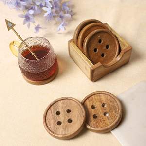 Ensemble de sous-verres en forme de bouton en bois naturel avec support Fini parfait pour protéger votre table et votre comptoir tout en ajoutant de l'élégance - Product Image 6