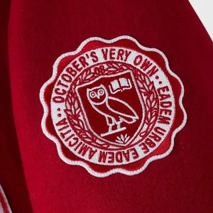 เสื้อแจ็กเก็ตมีสไตล์สตรีทแวร์เสื้อแจ็กเก็ตทีมโรงเรียนแบบไม่มีปกปักโลโก้ตามสั่ง - Product Image 4