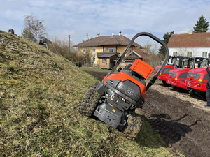 เครื่องตัดหญ้า Husqvarna P524XR EFI AWD แบบนั่งขับ ขนาด 137 ซม. เครื่องยนต์ Kawasaki สำหรับงานพาณิชย์ พร้อมรีโมทคอนโทรล ขาย - Product Image 6