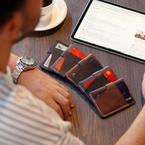 Tarjetero Minimalista Hecho a Mano de Cuero Genuino de Dos Tonos, Diseño Elegante y Delgado para Uso Diario, para Tarjetas de Crédito y Identificación, Color Negro - Product Image 6