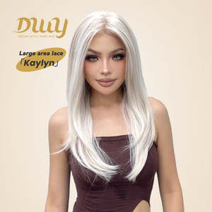 Perruque synthétique ondulée naturelle Chicago-DWY 136 avec dentelle transparente, mèches blondes arctiques - Product Image 1