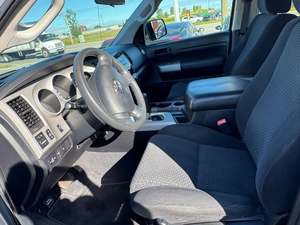 Camioneta Usada Toyota Tundra SR5 2019, 5.7L V8, 4WD, Doble Cabina, Paquete Todoterreno TRD, en Venta - Product Image 3