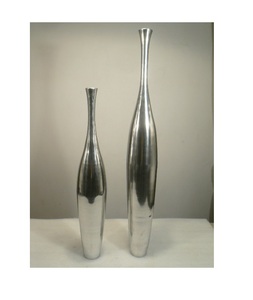 Vase de sol haut en aluminium à long cou pour vases de sol à la maison - Product Image 1
