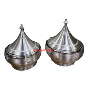 Réchauffeur de nourriture en métal fini argenté avec couvercle suspendu Vaisselle de table Designer Pot de luxe en métal - Product Image 2