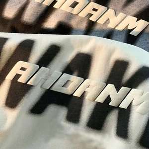 เสื้อยืดพิมพ์ลายพัฟสำหรับผู้ชายเสื้อยืดผ้าฝ้าย100% สีดำล้วนพิมพ์ลายเลือกได้ตามต้องการ - Product Image 5