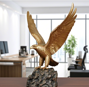 Nuova Scultura d'Angelo in Ottone Personalizzabile con Logo, Statua d'Aquila in Metallo Fuso su Misura, Decorazione Domestica di Lusso Moderna in Oro - Product Image 1