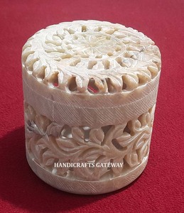 Caja redonda de esteatita tradicional Diseño de flores surtidas para regalos de anillos y pendientes Embalaje Cajas redondas de esteatita - Product Image 1