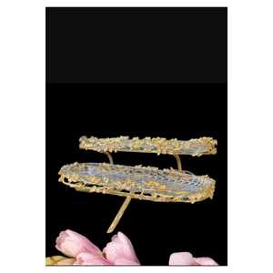 Juego de Servir Bebidas Elegante de Dos Niveles, Color Oro Arroz, de Origen TR, Apto para Alimentos, con Base de Presentación de Vidrio con Diseño Floral - Product Image 1