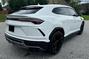 Urus 2019, Sedán de Lujo Usado, Volante a la Izquierda, Tracción en las Cuatro Ruedas, Control de Crucero Adaptativo, R17, Rendimiento Inigualable, Transmisión Automática, Asientos de Cuero - Product Image 3